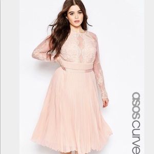 ❗️MOVING SALE‼️ ASOS Curve Lace Pleated Dress. NWT